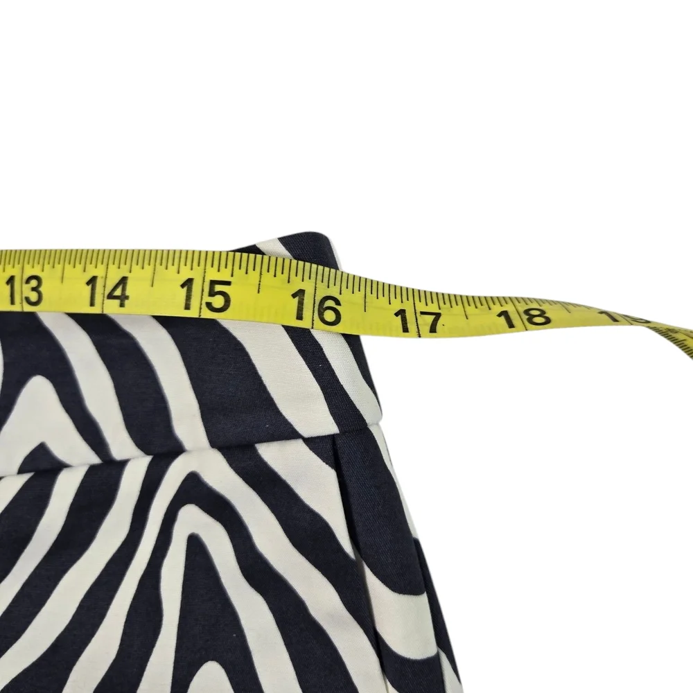 NWOT Zebra Print Marie Oliver Women's Shorts Sz 8 - Picture 6 of 10